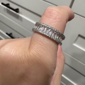 Elegant sterling Silver Band Ring